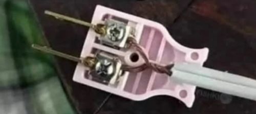 �����